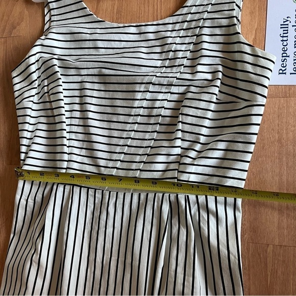 Striped Dress with Gold Button Detail ๐ค๐ค - Picture 8 of 9